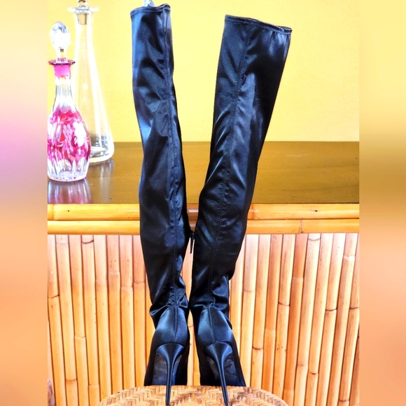 Kendall and Kylie satin OTK boots, sz 8.5 - Picture 5 of 6